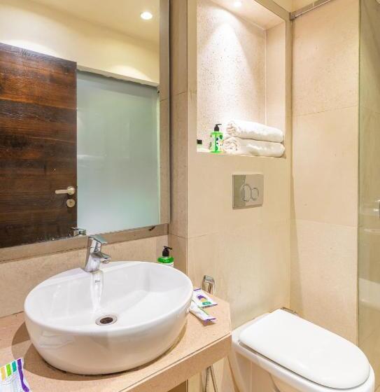 Quarto Deluxe, Treebo Supreme Grande