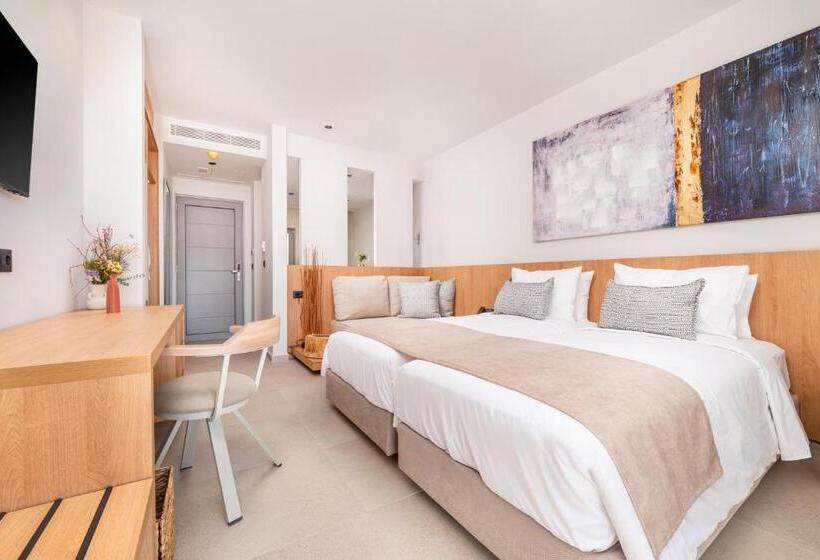 جناح جونيور مطلّ علي البحر, Paralos Kyma Dunes Adults Only