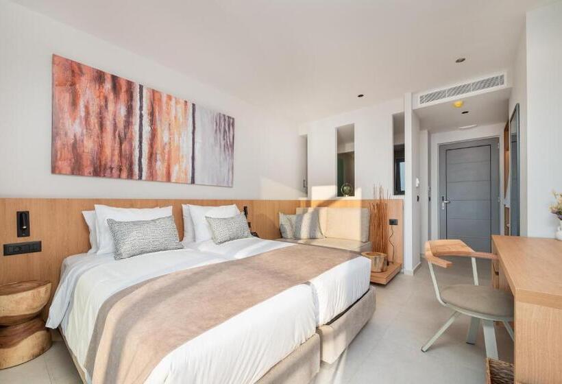 جناح جونيور مطلّ علي البحر, Paralos Kyma Dunes Adults Only