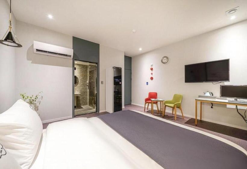 スタンダードルーム, Gimhae Jangyu Stayin