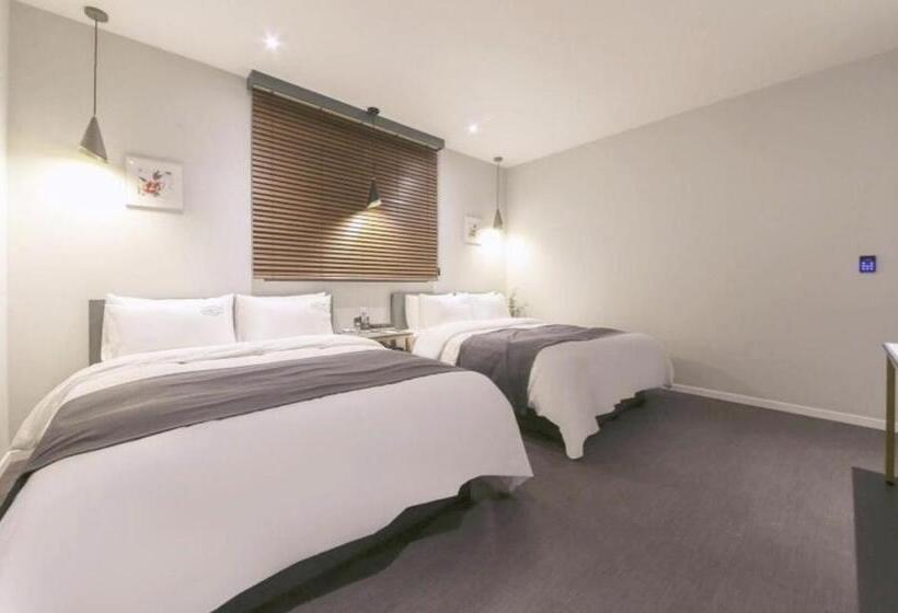 スタンダードルーム, Gimhae Jangyu Stayin