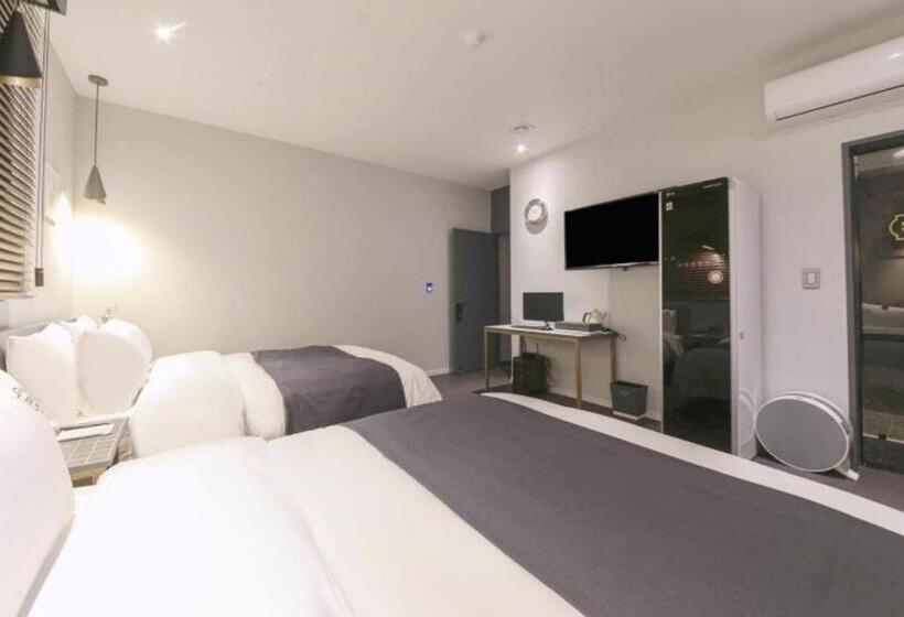 スタンダードルーム, Gimhae Jangyu Stayin