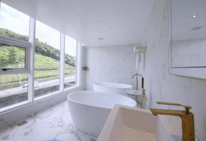 Sviitti Vuoristonäkymä, Gimhae Jangyu Stayin