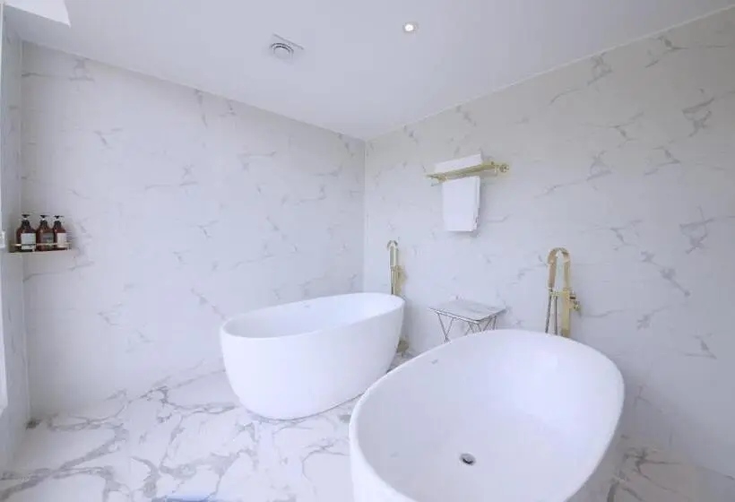 Sviitti Vuoristonäkymä, Gimhae Jangyu Stayin