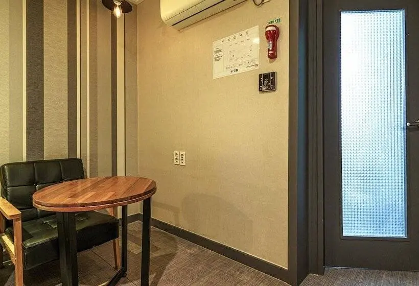 Standard-huone, Gimhae Jangyu Stayin