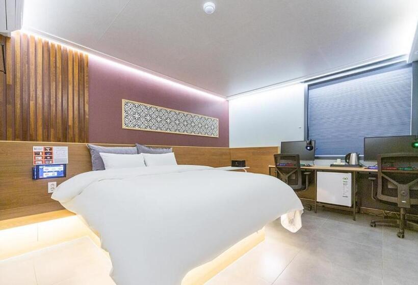 Номер Deluxe, The Araboda