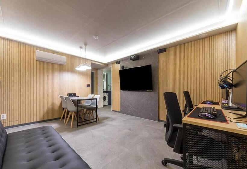 スイート, The Araboda