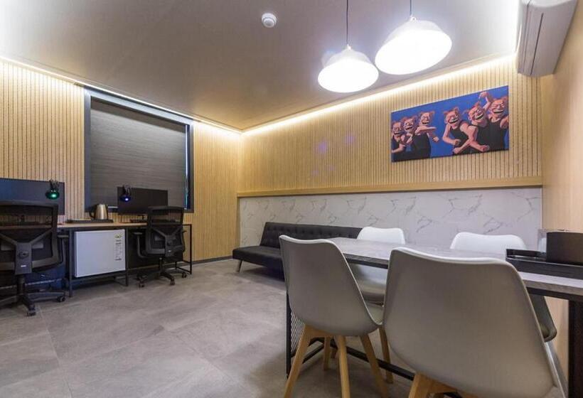 スイート, The Araboda