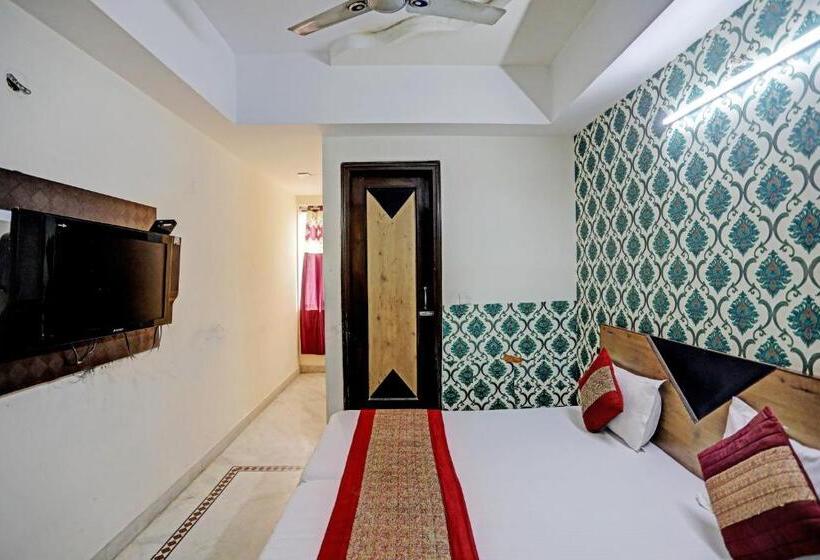 Quarto Estandar, Anand Near Karol Bagh Metro Station