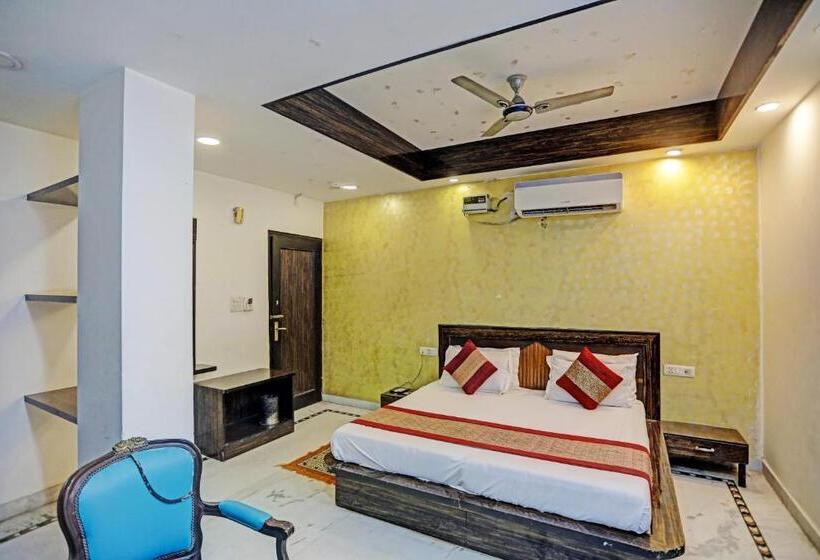 اتاق استاندارد, Anand Near Karol Bagh Metro Station