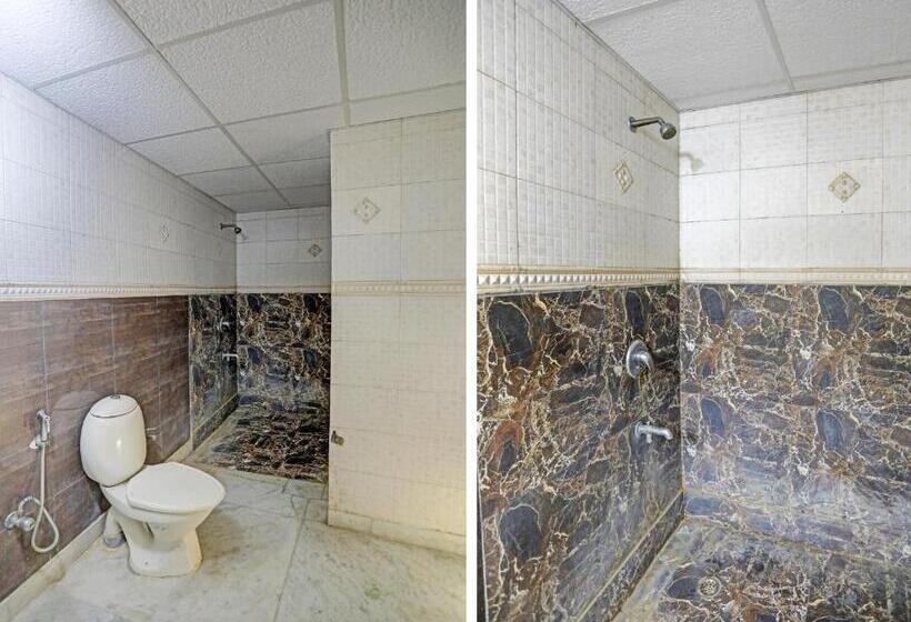 Quarto Superior, Anand Near Karol Bagh Metro Station