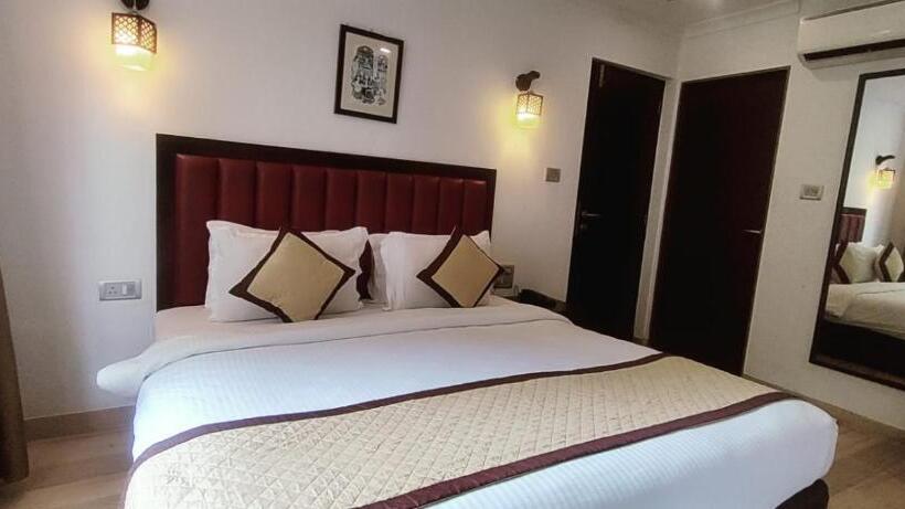 豪华套房, Candolim Suites