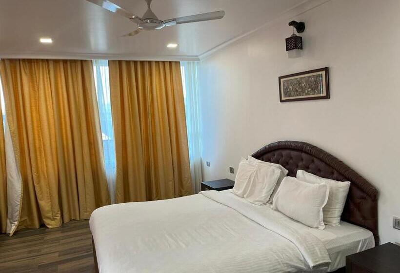 豪华套房, Candolim Suites