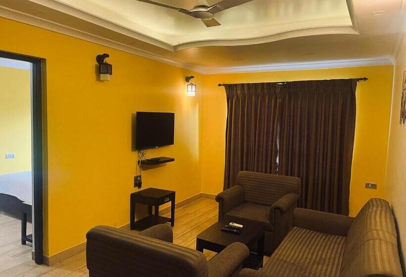 总统套房, Candolim Suites