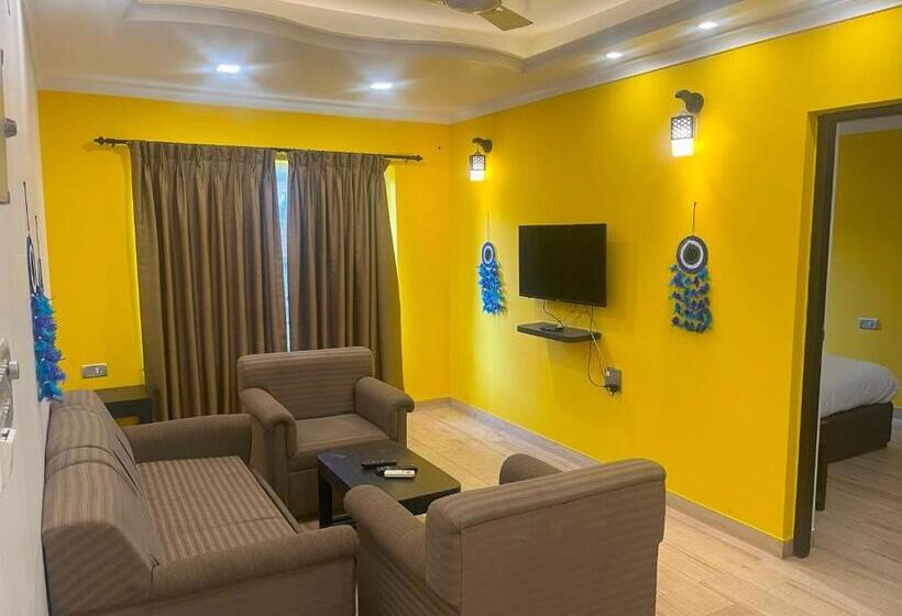 总统套房, Candolim Suites