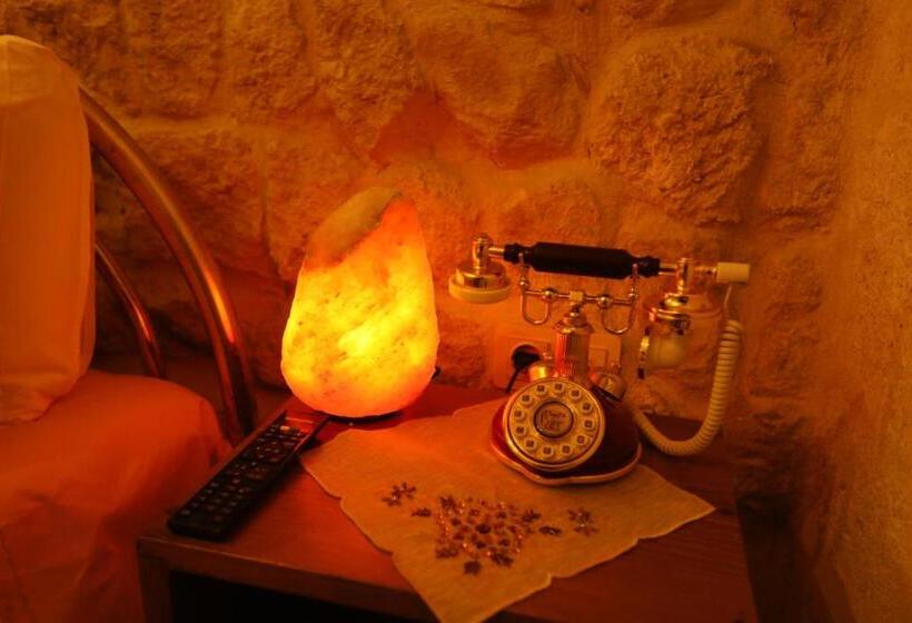 スタンダードルーム, Hancı Cave
