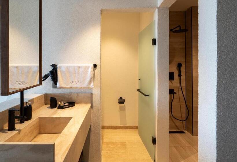 اتاق سوپریور سه تخته, Joon Cunda