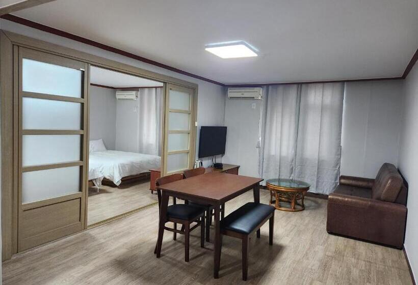 디럭스 트리플 룸, Sorak Y Hostel