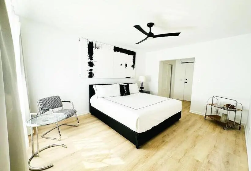 סטודיו דלוקס, Jazz Hotel Palm Springs