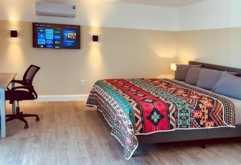 غرفة ديلوكس سرير كينج, White Orchid Apartments