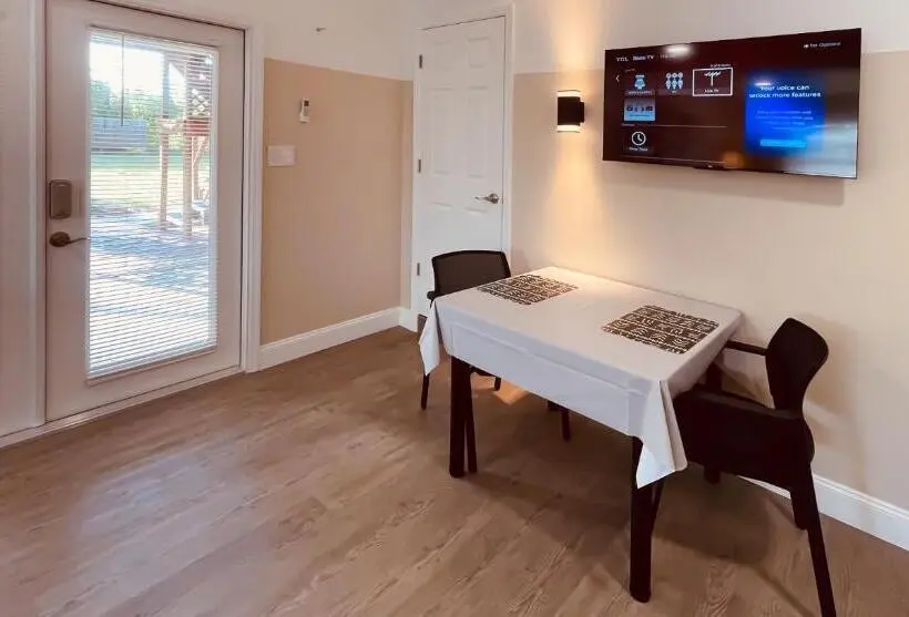 キングサイズベッドのスタンダードルーム, White Orchid Apartments