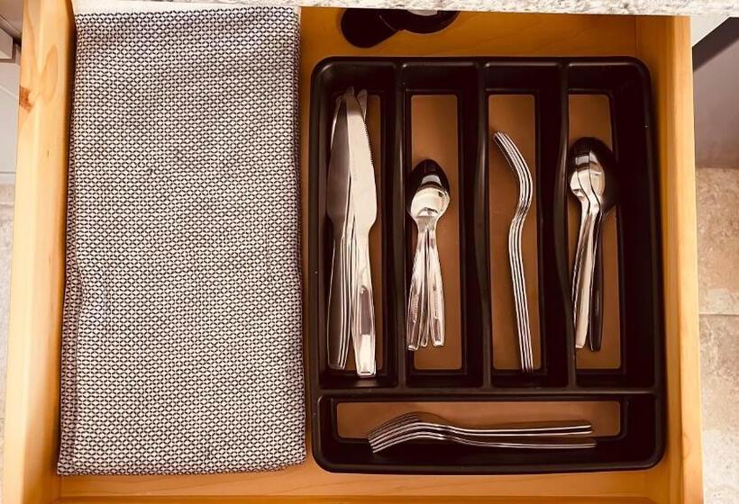 غرفة سوبيريور سرير كينج, White Orchid Apartments