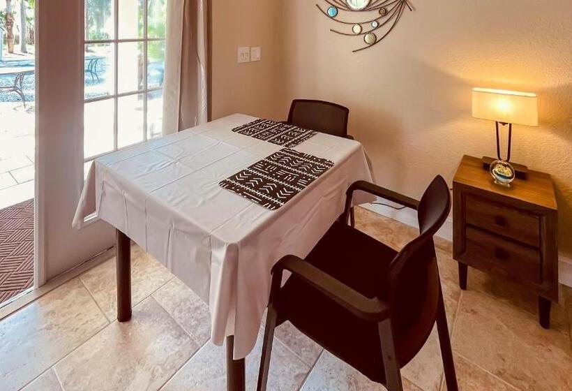 غرفة سوبيريور سرير كينج, White Orchid Apartments