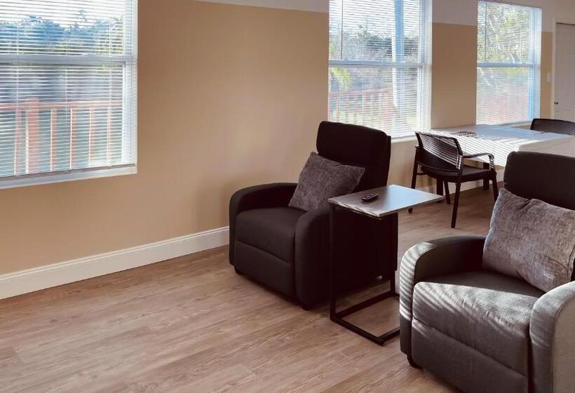 إستوديو قياسى, White Orchid Apartments