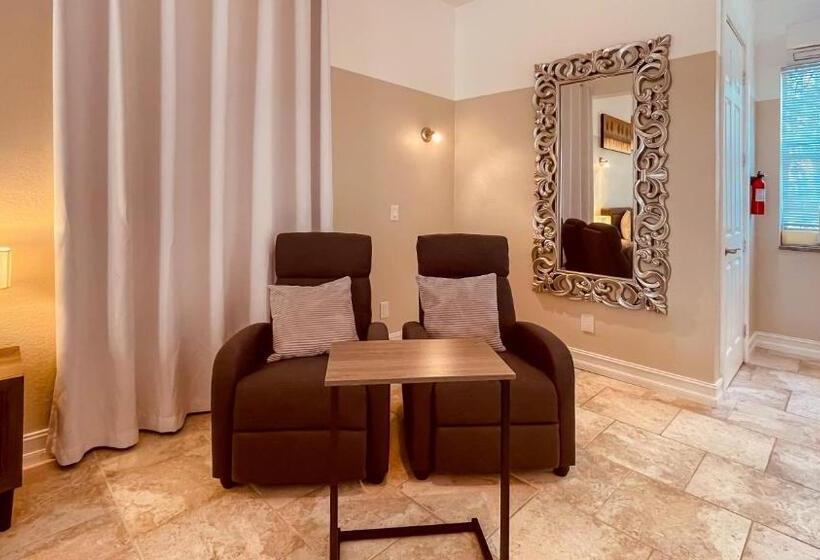 غرفة سوبيريور سرير كينج, White Orchid Apartments