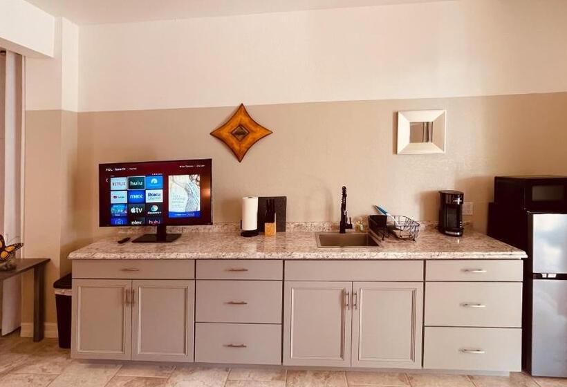 غرفة سوبيريور سرير كينج, White Orchid Apartments