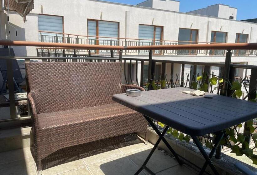 إستوديو قياسى, Apartment Diamond Sarafovo