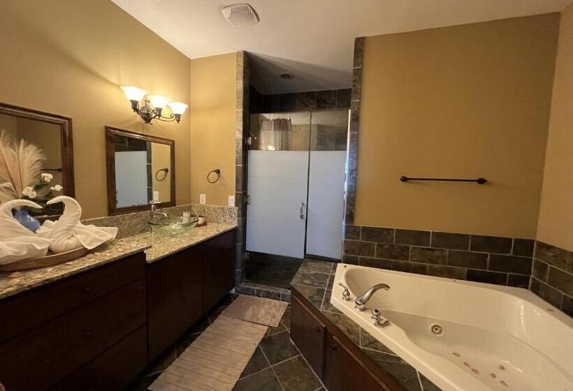 デラックスの4人部屋, Mycrib Houston Hostel