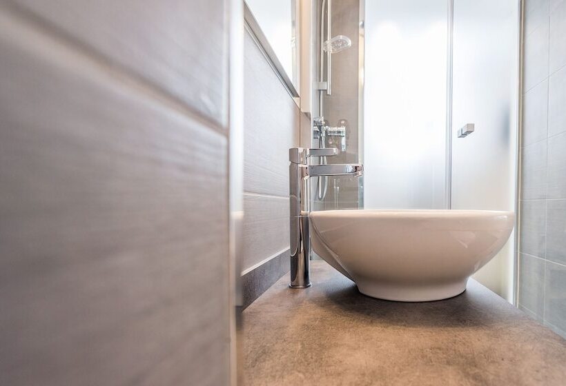 Номер Стандарт, Adhhoc