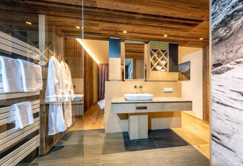 标准间带阳台, Almgut   Mountain Wellness