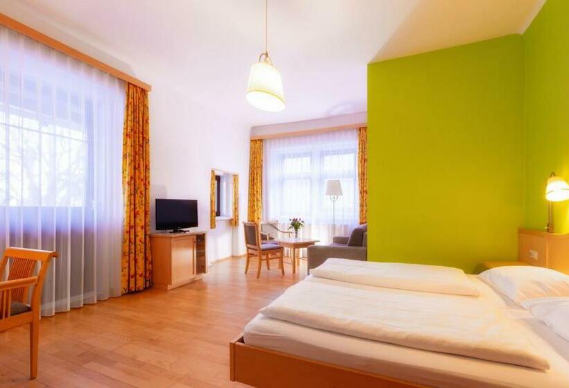 수피리어 룸, Belvedere