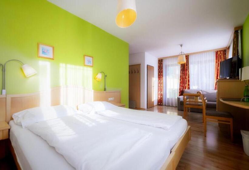 수피리어 룸, Belvedere