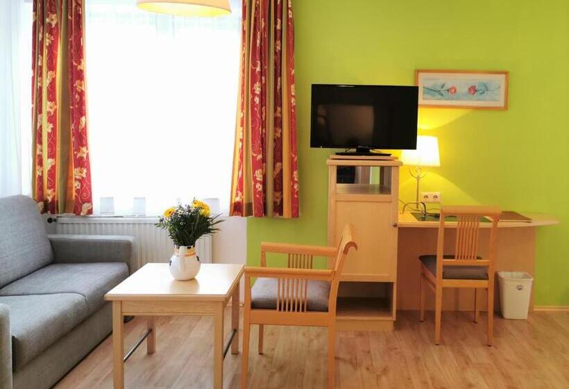 수피리어 룸, Belvedere