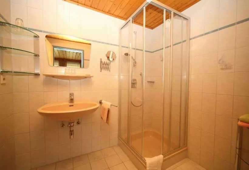 Standard Quadruple Room, Café Perner
