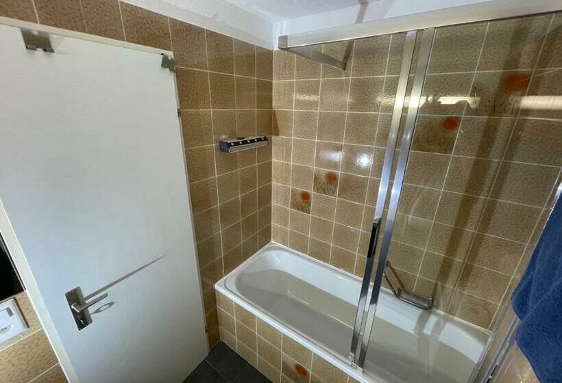 חדר סטנדרט, Catrina