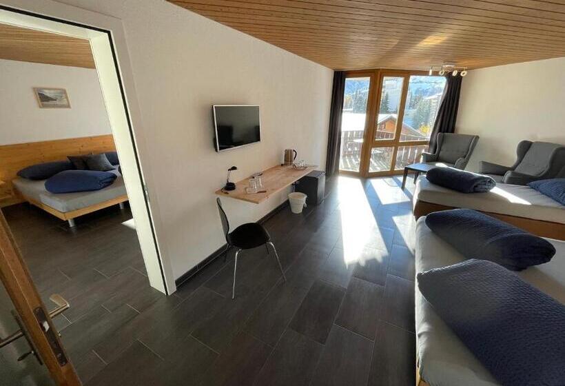 חדר משפחתי, Catrina