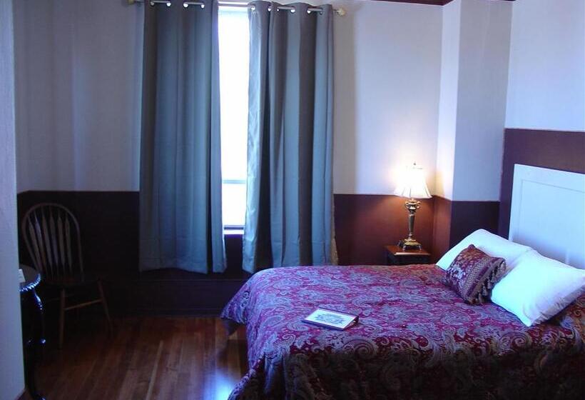 غرفة قياسية سرير ملكى, Centralia Square Grand Ballroom And Vintage