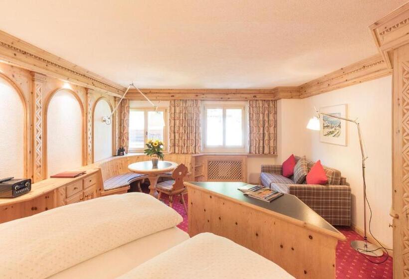 جناح جونيور, Chesa Randolina