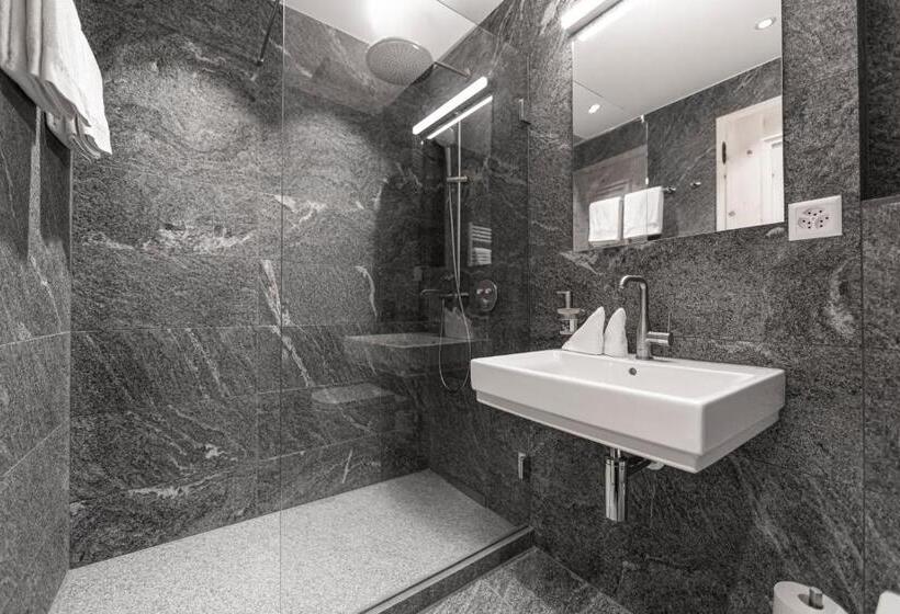 Suite with lake view, Chesa Randolina