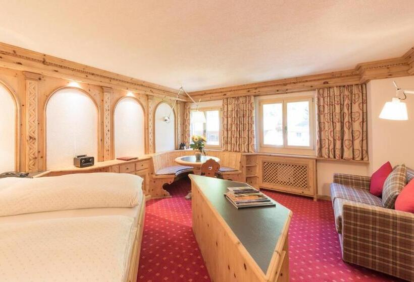 جناح مطل على البحيرة, Chesa Randolina