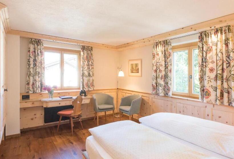 غرفة سوبيريور, Chesa Randolina