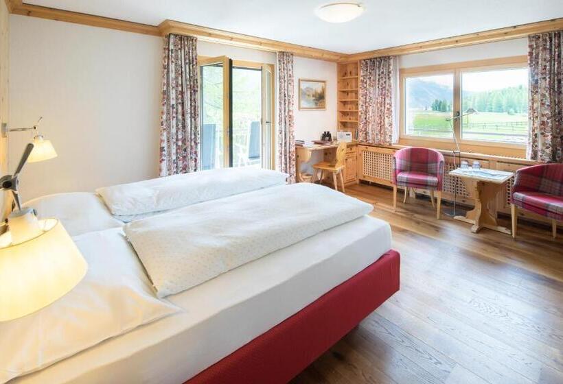 غرفة سوبيريور مزودة بشرفة, Chesa Randolina