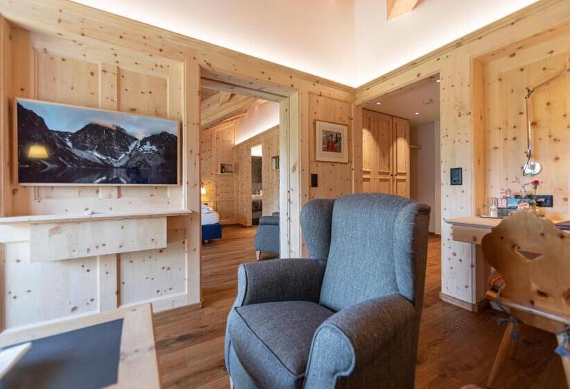 جناح مطل على البحيرة, Chesa Randolina