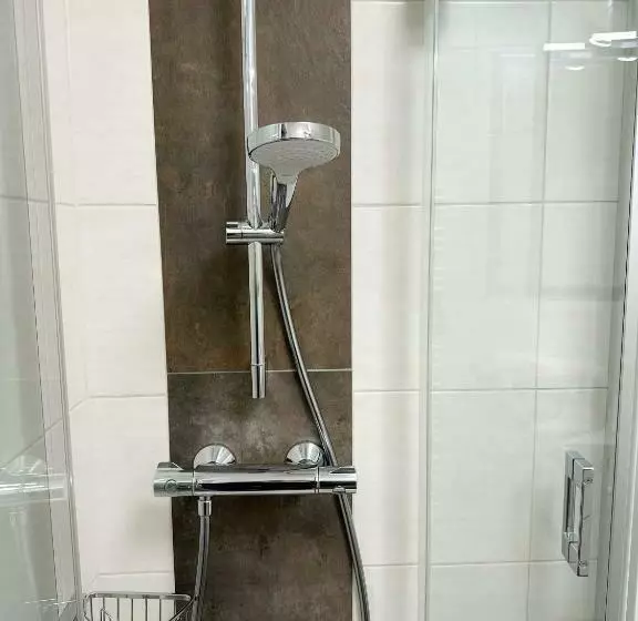 Standard Kolmen Hengen Huone, Frühstückspension Auer   Haus Kargl