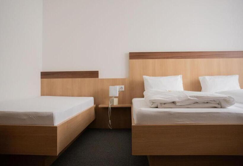 Номер Стандарт Трехместный, Frühstückspension Auer   Haus Kargl