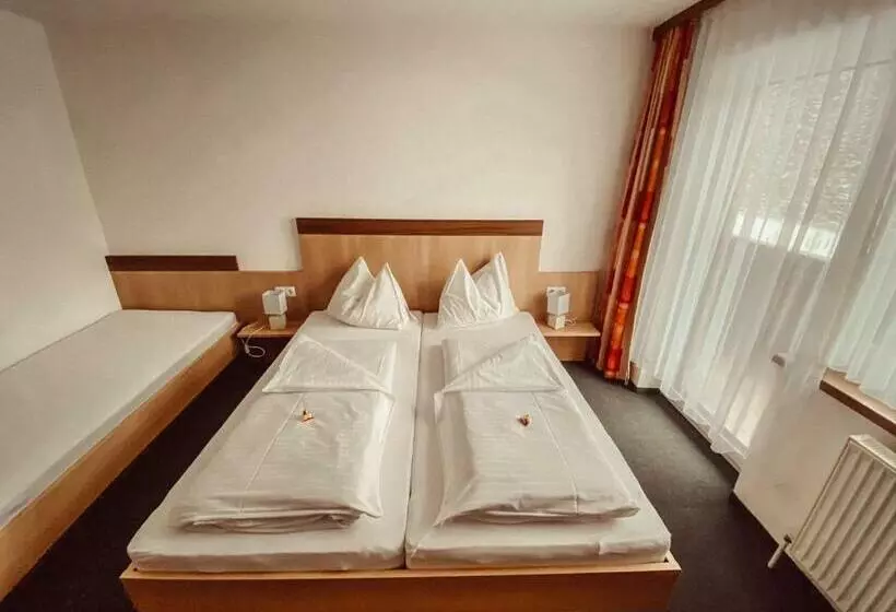 Standard Kolmen Hengen Huone, Frühstückspension Auer   Haus Kargl